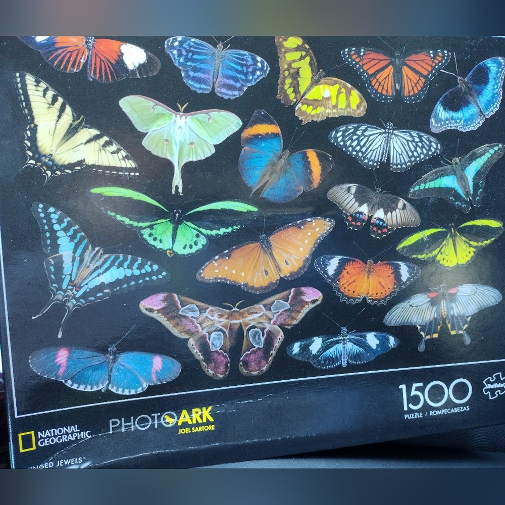 Butterfly Nat Geo Puzzle by Buffalo 1500 Pieces